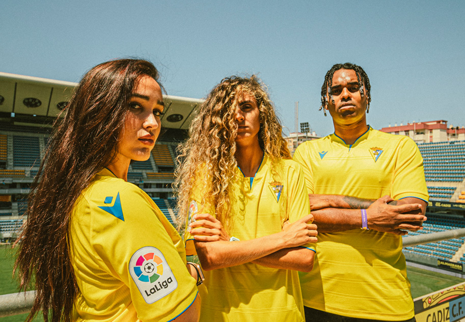 Kit, y accesorios oficiales Cádiz CF Macron