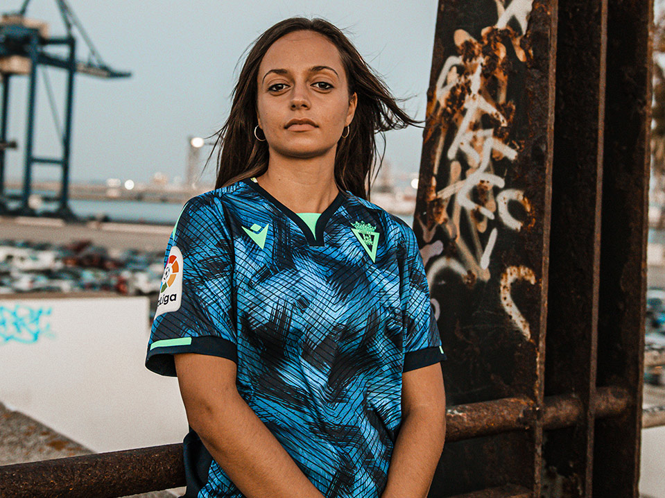 CF Kits, Jerseys and accessories | Macron