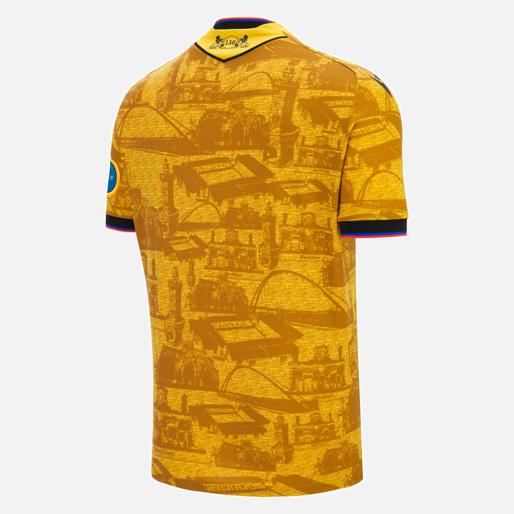Les maillots domicile, extérieur et troisième des Blackburn Rovers pour la saison 2025-2026 sont dévoilés - Footy Headlines FR