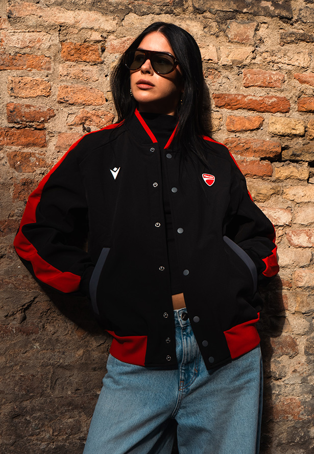 Macron Wear your passion. Always. | Image 1