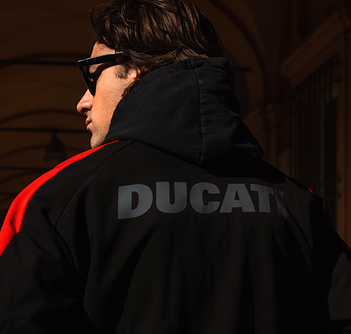 Macron Wear your passion. Always. | Image 2