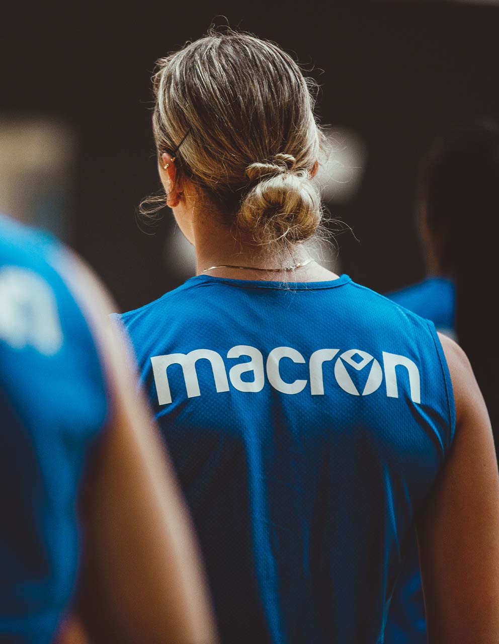 Ropa deportiva y accesorios para deportistas y equipos | Work Hard. Play  Harder | Macron