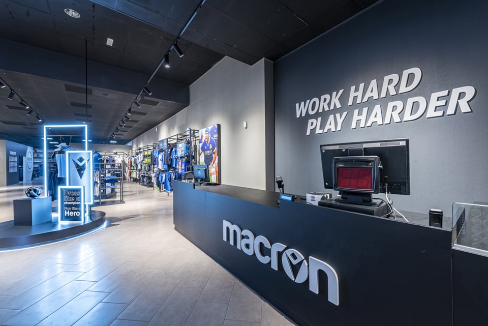 Ropa técnica deportiva | Work Play Harder | Macron