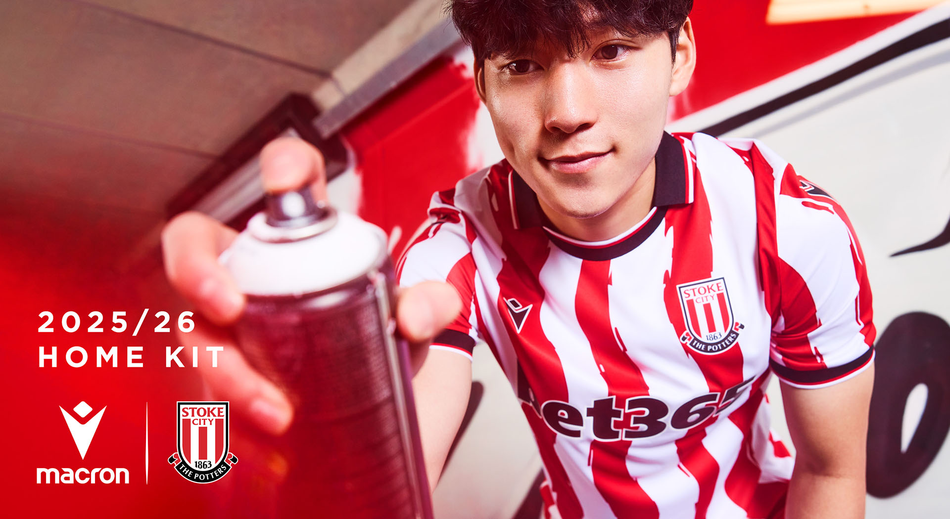 Una grafica innovativa scelta dai tifosi per l’Home kit 2025/26 realizzato da Macron per lo Stoke City FC